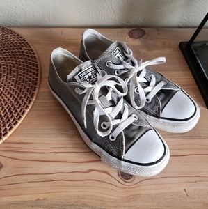 Grey converse